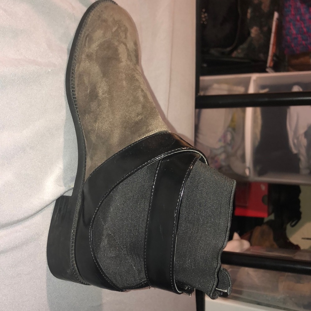 Shoes - Picture 2 of 5